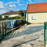Grünauer Dienstleistungs OG - Hofeinfahrt