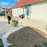 Grünauer Dienstleistungs OG - Hofeinfahrt